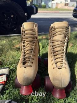 BUNDLE 1970s Calf Suede/wool SureGrip Roller skates and Lizzie Armato 187 Pads
