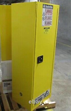 Justrite Sure Grip EX 892220 Self Closing 22 Gal Flammable Safe Cabinet Dented