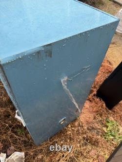 Justrite Sure-Grip Ex 12 Gallon Compac Cabinet for Corrosives Manual Close