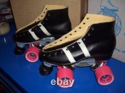 New Old Stock Oberhamer 61 Sz 4 Boys / Girls 5 On a set of Sure Grip INVADERS