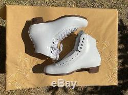 Sure Grip 93 Womens Size 8 Shearling Tongue White Leather Artistic Skate Boot