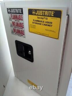 Armoire de sécurité inflammable Sure-Grip Ex Justrite 890405 de 4 gallons.