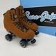 Patins à Roulettes Sure Grip Boardwalk Plus Suede Marron Cannelle Hommes 7 Femmes 8