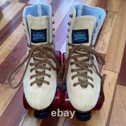 Patins à roulettes Sure Grip. Neufs, couleur beige. Trucks DA Avenger 45, roues de 65 mm. Taille 7 homme.