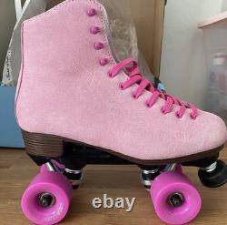 Patins à roulettes Sure Grip roses, taille 8, neufs dans leur boîte 	 
<br/>
