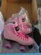 Patins &agrave; Roulettes Sure Grip, Taille 6, Daim Rose